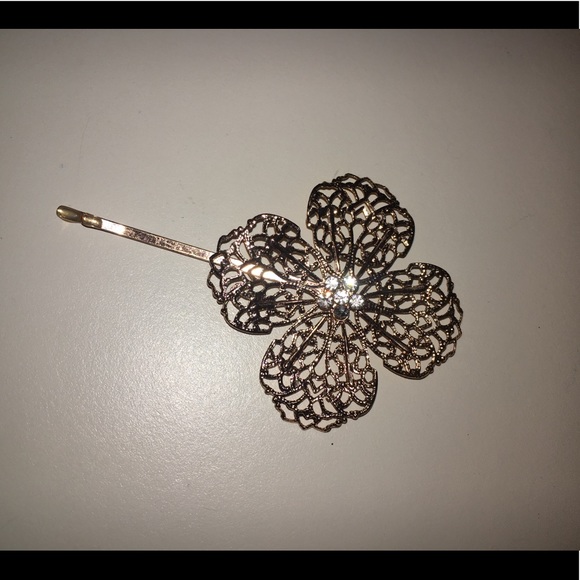 Hair pin👱🏽‍♀️ - Picture 1 of 2